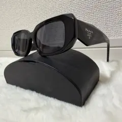 新品同様品 PRADA トライアングルロゴ サングラス SPR26Z-F - メルカリ