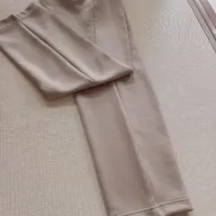 UNIQLO ベージュ スリムフィット スラックス Sサイズ