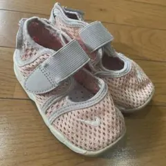Nike メッシュサンダル ピンク