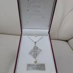 スワロフスキー　パールネックレス