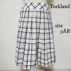 【Yorkland】チェックプリーツスカート ベージュ サイズ9ARのサムネイル