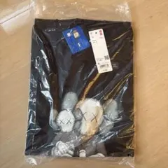 新品未使用　ユニクロ　kaws XL ブラック キャラクターTシャツ