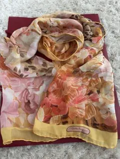 お値下げ✨フェラガモ花柄とヒョウ柄のストールのサムネイル