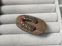 下駄型ブローチ 木製 茶色黒　ヴィンテージ　昭和レトロ　和風
