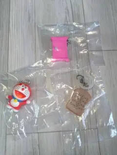 匿名配送【ドラえもん】ひみつ道具 ミニチュアチャーム めじるしアクセサリー 3点