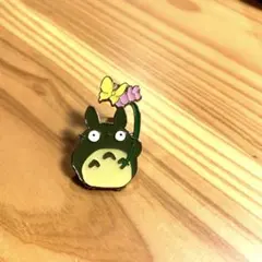 ジブリがいっぱい　ピンズ　トトロ