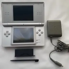 ニンテンドーDS Lite シルバー 本体　充電器付き
