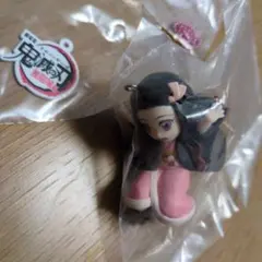 鬼滅の刃　無限城編　チャーム付きフィギュア　胡蝶しのぶ