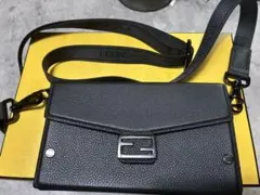 FENDI ショルダーバッグ ブラックのサムネイル