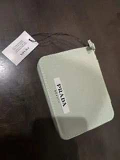 PRADA BEAUTY ライトグリーン ポーチ