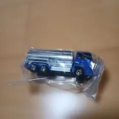 UDトラックス クオン タンクローリー