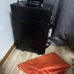 ユーラシア　トランク　キャリーケース　豚革　黒　約36L 未使用　最安値のサムネイル