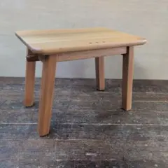 キッズテーブル①　木製　胡桃材 サイズD350✕ｗ500✕H370mm キッズテーブル① 木製 胡桃材 サイズD350✕w500✕H370mm - メルカリ