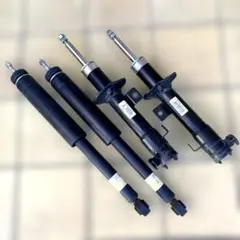 純正ショック　ハイエーススパロン　TRH226新車外し取り外し品 純正ショック ハイエーススパロン TRH226新車外し取り外し品 - メルカリ