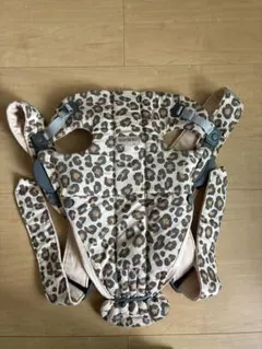 Babybjorn ヒョウ柄 抱っこ紐　限定カラー