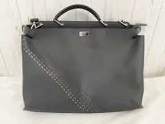 FENDI ピーカブー　アイコニックエッセンシャル　グラデーションステッチ　灰色のサムネイル