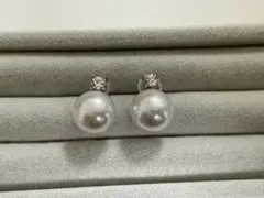 パールとクリスタルのスタッドピアス