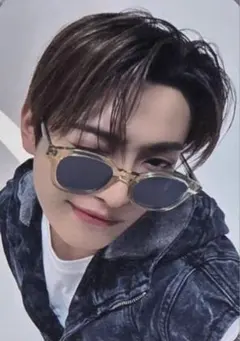 マッジュ アチズ ateez トレカ ホンジュン サングラス