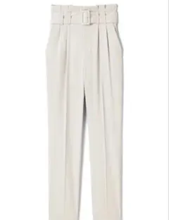 バックルベルト付ハイウエストテーパードパンツ