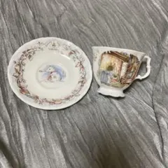 ロイヤルドルトン ブランブリーヘッジ ウィンター ドロシーポット