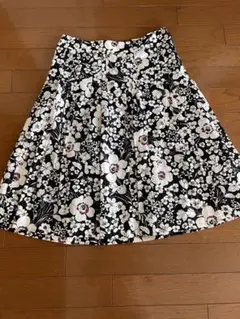 ◼︎BURBERRY LONDON 42 シルク100% 花柄フレアスカート 2026年最新】BURBERRY LONDON 柄：花柄 レディース ひざ丈 フレア