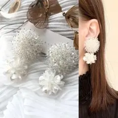 クリスタルビーズ×ホワイトフラワーボール　ピアス　イヤリング