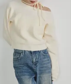ソルレム　solleimストラップリボンワンショルニット　ホワイト系　Mサイズ