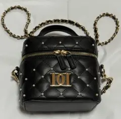 Darich キルティングスクエアパールミニバッグ ブラック　ゴールドパーツ