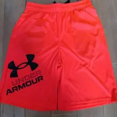 【美品】UNDER ARMOUR ハーフパンツ　160cm