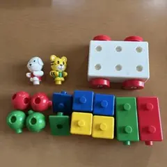 カラフルなプラスチックブロック　しまじろうのサムネイル