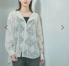 【使用1回美品】LAKOLE レースフードシャツ　オフホワイトのサムネイル