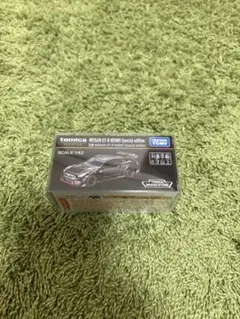 トミカプレミアム NISSAN GT-R NISMOのサムネイル