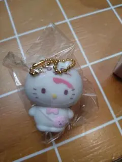 ちいかわ　サンリオシークレットフロッキーマスコットチャーム