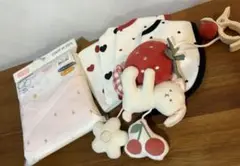 うち合わせロンパース　スタイ　ラトル