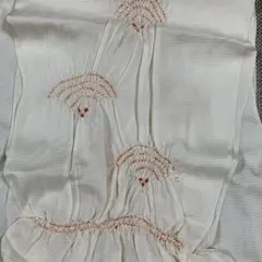 白い帯揚げ 波模様絞り