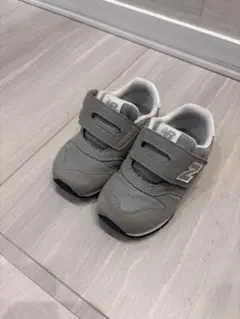 New Balance キッズスニーカー グレー