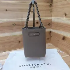 ジャンニキャリーニ　GIANNI コンパクト　カミッラ ショルダーバッグ　新品のサムネイル