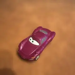 トミカ カーズ ホリー・シフトウェル ミニカー