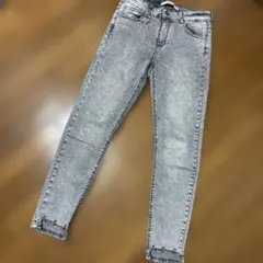 Bershka ベルシュカ　スキニーデニム　ダメージ加工　ストレッチのサムネイル