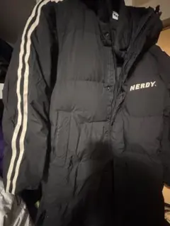 NERDY ブラック ダウンジャケット フード付き