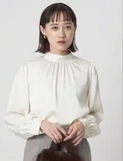 green label relaxing スタンドネック　ギャザーブラウス