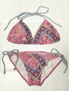 水着　ビキニ　エスニック