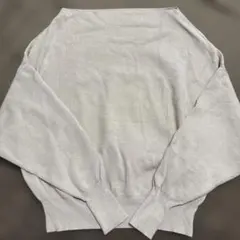 ライトカーキ　長袖ニットセーター オフショルダー　ボートネック