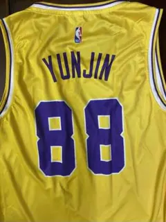 チェウォンLakers LE SSERAFIM yunjin ユニフォームのサムネイル