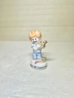 ニワトリと仲の良い男の子のフェーブ　フェーヴ　鳥　陶器　陶芸　インテリア