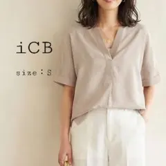 iCB アイシービー サテン キーネック ブラウス ベージュ スキッパーブラウスのサムネイル