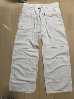 UNIVERSAL OVERALL カジュアルパンツ ホワイトのサムネイル