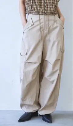 JEANASIS ミリタリータックワイドパンツパンツ ベージュ - メルカリ