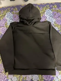 ブラックフード付きパーカー