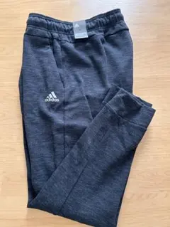 【新品、未使用】 adidas スエット/ダークグレーのサムネイル